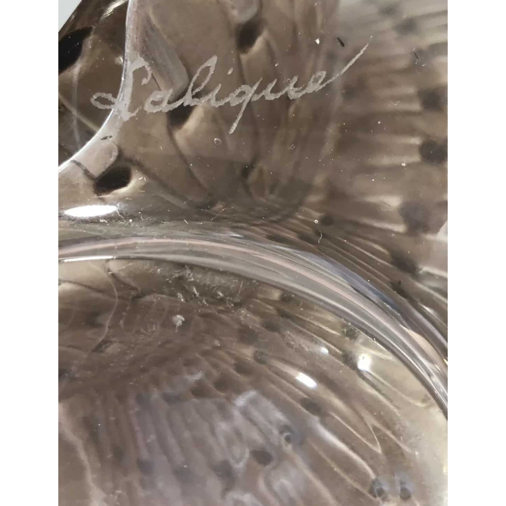 Carafe « Reine Marguerite » verre blanc émaillé marron patiné sépia de René LALIQUE | Biron Carafe "Reine Marguerite" verre blanc émaillé marron patiné sépia de René LALIQUE
