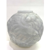 Vase « Formose » verre opalescent double couche patiné gris de René LALIQUE | Biron Vase "Formose" verre opalescent double couche patiné gris de René LALIQUE