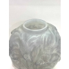 Vase « Formose » verre opalescent double couche patiné gris de René LALIQUE | Biron Vase "Formose" verre opalescent double couche patiné gris de René LALIQUE