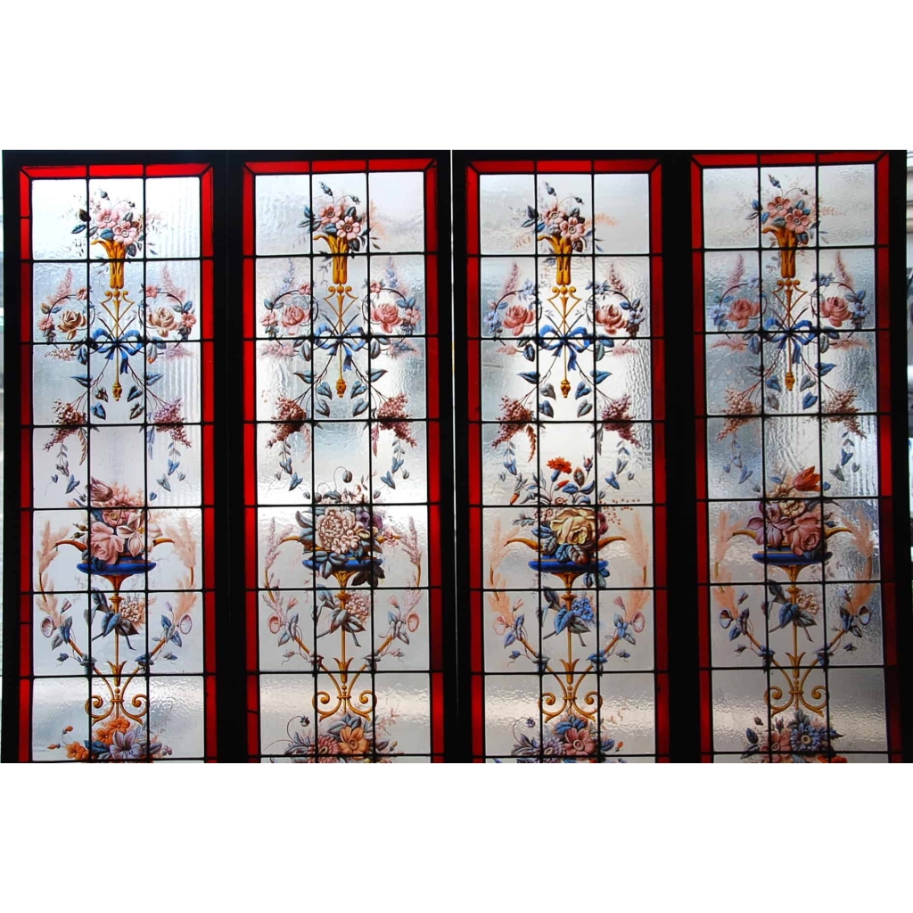 ENSEMBLE DE 4 VITRAUX FLEURIS ET COLORES REF V90 | Biron ENSEMBLE DE 4 VITRAUX FLEURIS ET COLORES REF V90