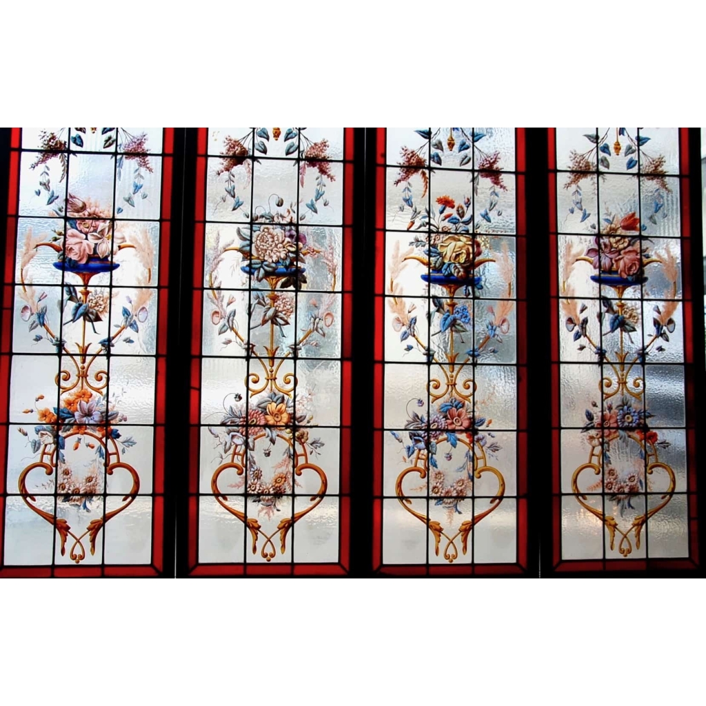ENSEMBLE DE 4 VITRAUX FLEURIS ET COLORES REF V90 | Biron ENSEMBLE DE 4 VITRAUX FLEURIS ET COLORES REF V90