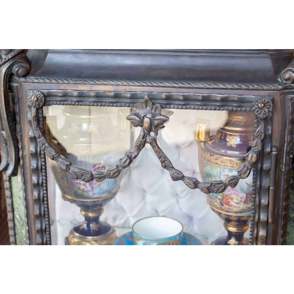 Vitrine en bronze et marbre vert Napoléon III | Biron Vitrine en bronze et marbre vert Napoléon III