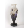 Grand Vase aux violettes, papillon et libellule DAUM Nancy | Biron Grand Vase aux violettes, papillon et libellule DAUM Nancy