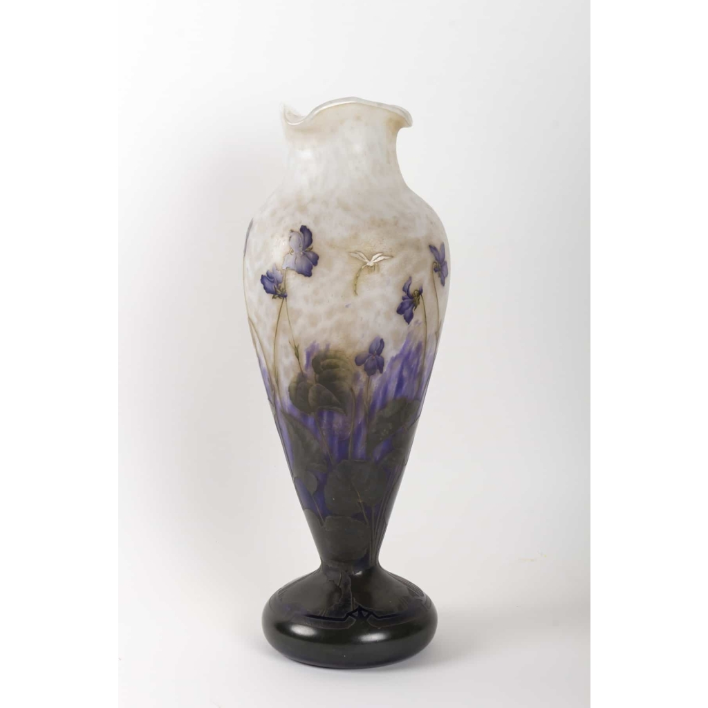 Grand Vase aux violettes, papillon et libellule DAUM Nancy | Biron Grand Vase aux violettes, papillon et libellule DAUM Nancy