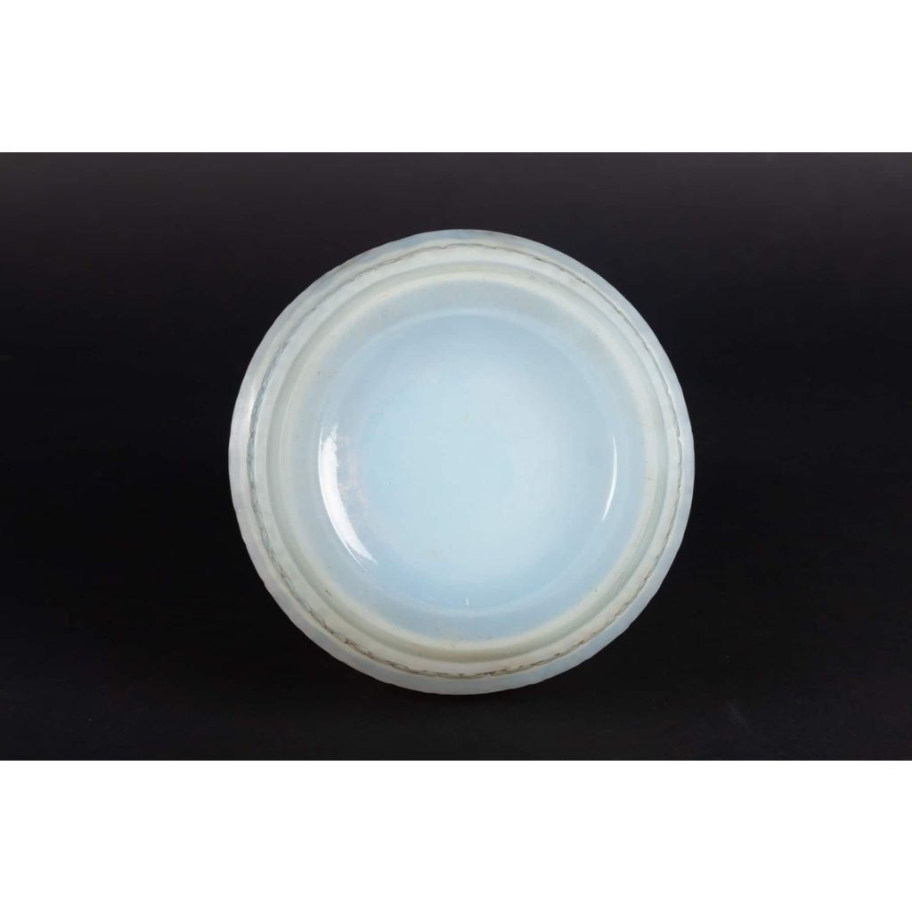 Vase « Ferrières » verre opalescent patiné gris de René LALIQUE