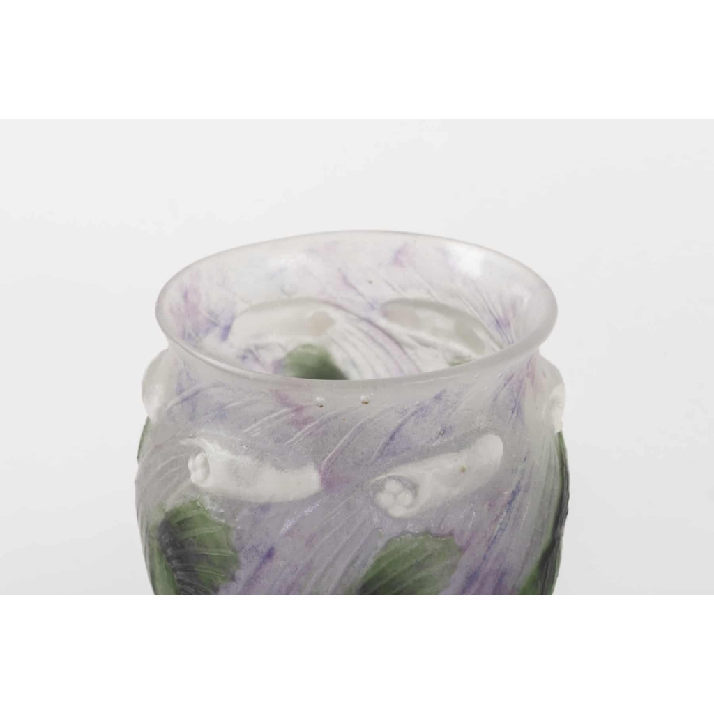 Vase « Vagues et Poissons » pâte de verre violette, verte et blanche de Gabriel ARGY-ROUSSEAU | Biron Vase "Vagues et Poissons" pâte de verre violette, verte et blanche de Gabriel ARGY-ROUSSEAU