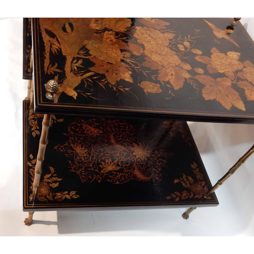 1950′ Paire de Tables Maison Baguès Decor Bambou en Bronze Doré Avec Plateaux Laque de Chine | Biron 1950' Paire de Tables Maison Baguès Decor Bambou en Bronze Doré Avec Plateaux Laque de Chine