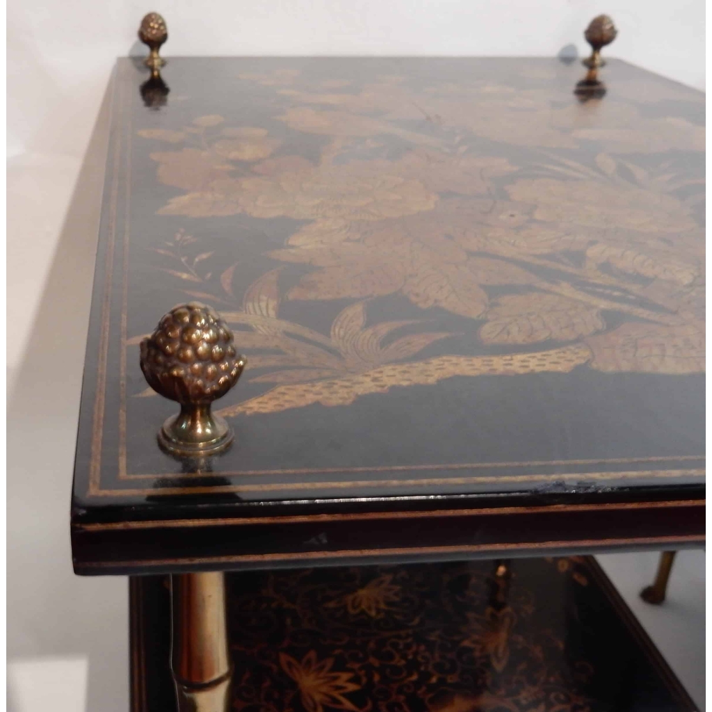 1950′ Paire de Tables Maison Baguès Decor Bambou en Bronze Doré Avec Plateaux Laque de Chine | Biron 1950' Paire de Tables Maison Baguès Decor Bambou en Bronze Doré Avec Plateaux Laque de Chine