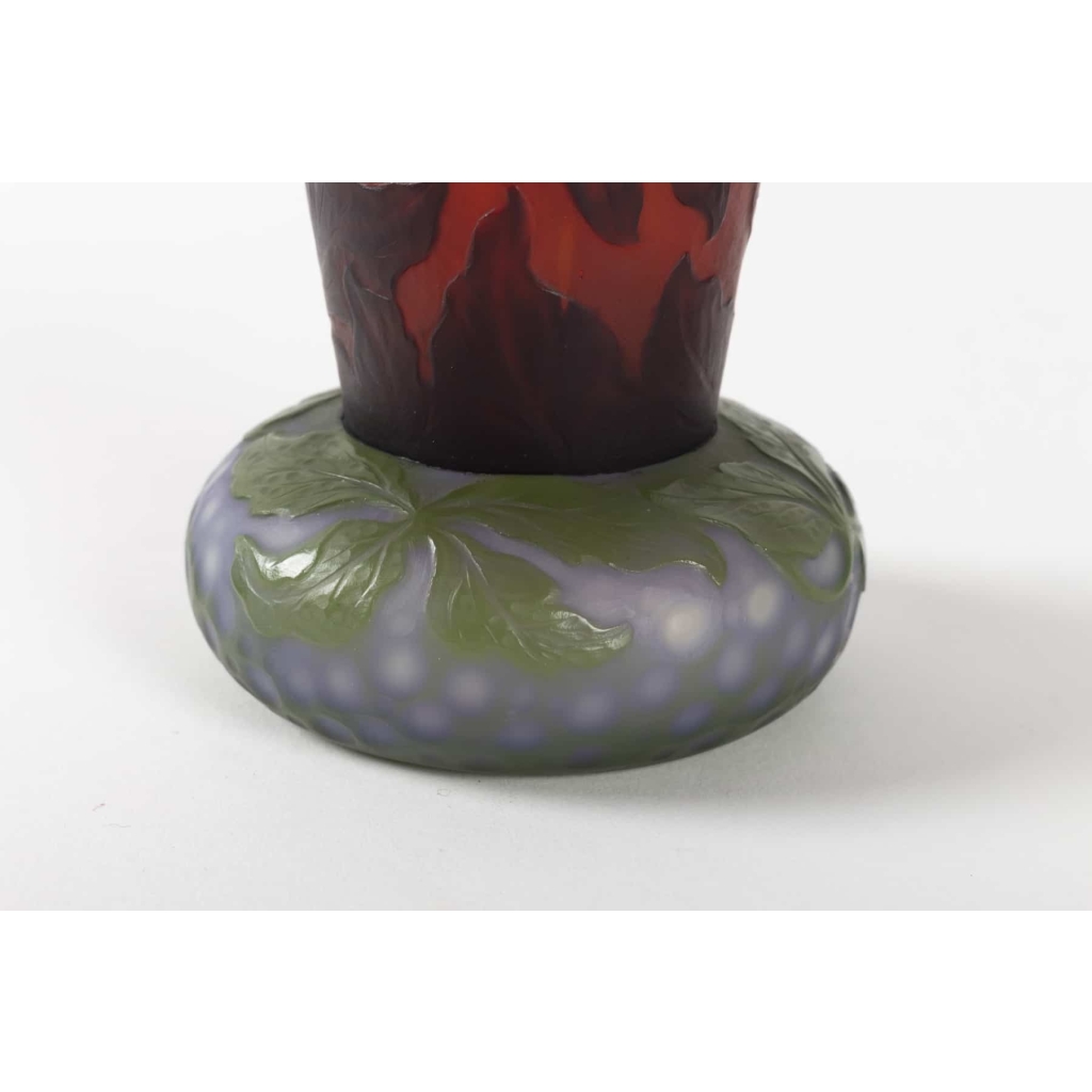 Vase de JACQUEMARD à décor de Cyclamens EPOQUE 1900 NANCY