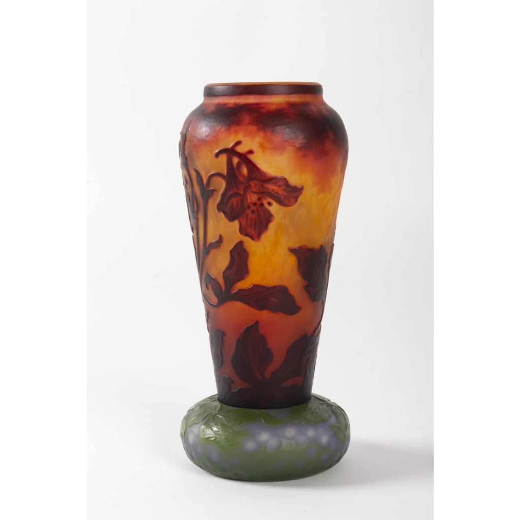 Vase de JACQUEMARD à décor de Cyclamens EPOQUE 1900 NANCY