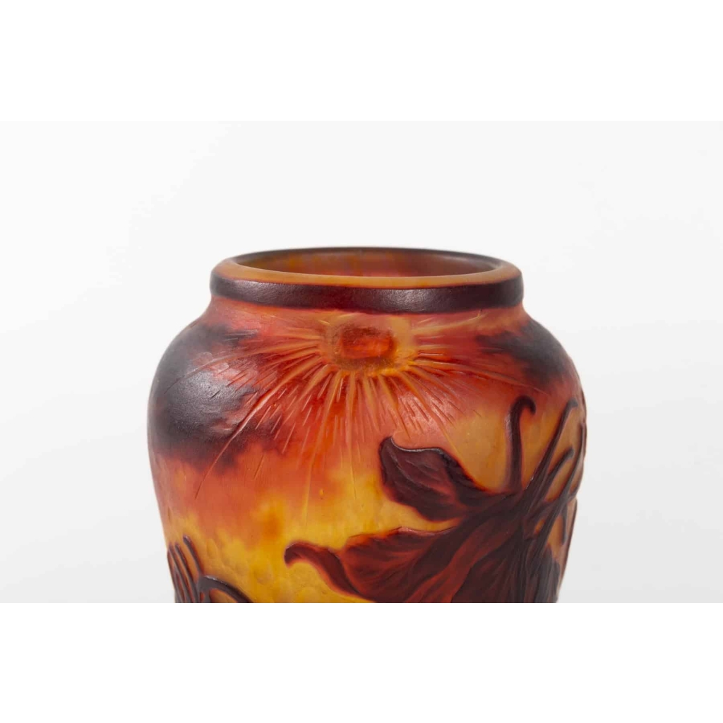 Vase de JACQUEMARD à décor de Cyclamens EPOQUE 1900 NANCY
