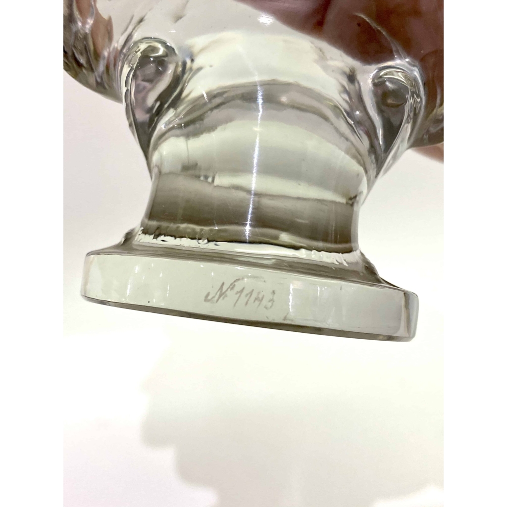Bouchon de Radiateur Mascotte « Hirondelle » verre blanc de René LALIQUE | Biron Bouchon de Radiateur Mascotte "Hirondelle" verre blanc de René LALIQUE