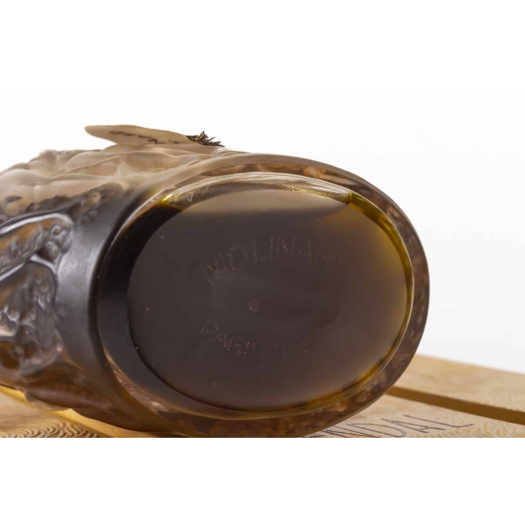 Flacon « Calendal » verre blanc patiné sépia scellé avec boîte, jus d'origine et étiquette de René LALIQUE pour MOLINARD