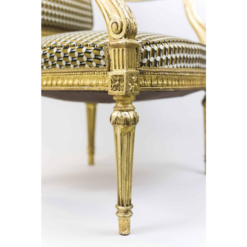Paire de fauteuils style Louis XVI en bois doré, vers 1880 | Biron Paire de fauteuils style Louis XVI en bois doré, vers 1880