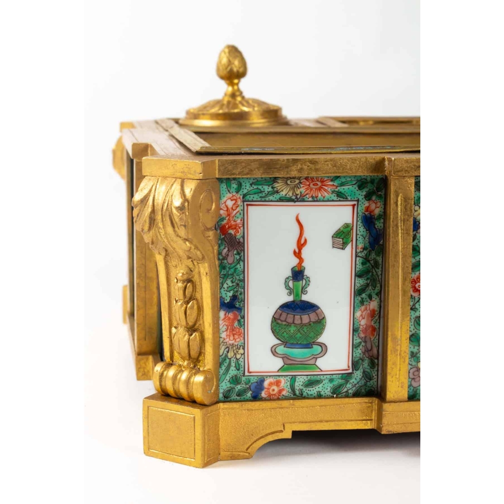Encrier en bronze doré et plaques de porcelaine époque Napoléon III