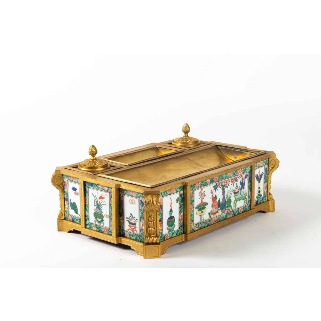 Encrier en bronze doré et plaques de porcelaine époque Napoléon III