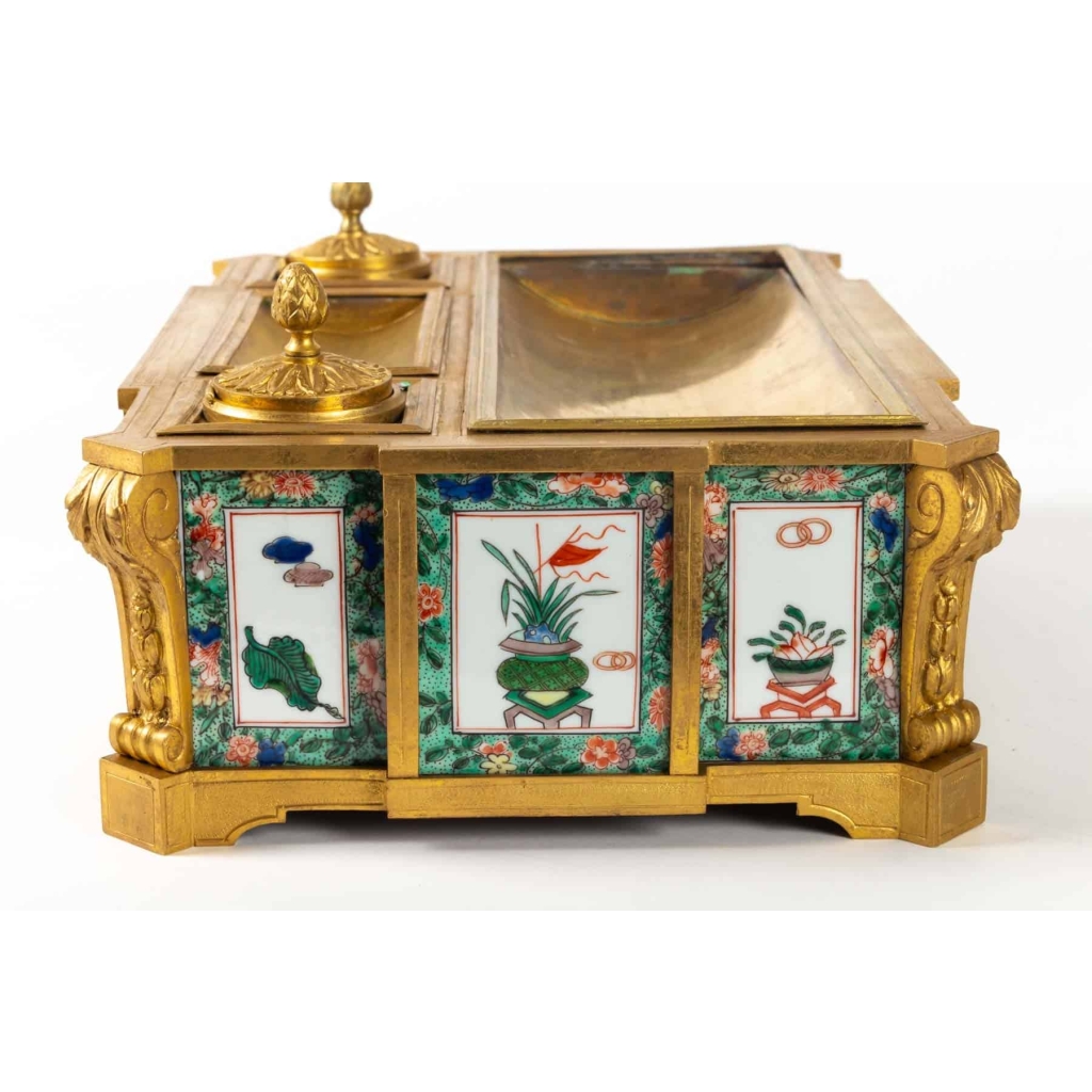 Encrier en bronze doré et plaques de porcelaine époque Napoléon III