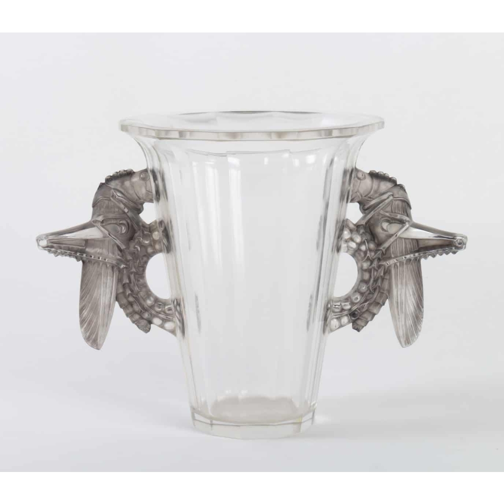 Vase « Grillons » cristal blanc moulé-pressé taillé et patiné gris de René LALIQUE | Biron |||||||||