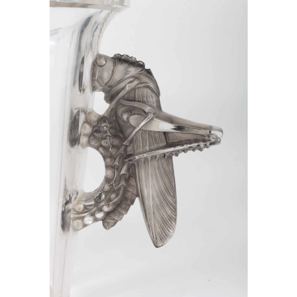 Vase « Grillons » cristal blanc moulé-pressé taillé et patiné gris de René LALIQUE | Biron Vase "Grillons" cristal blanc moulé-pressé taillé et patiné gris de René LALIQUE