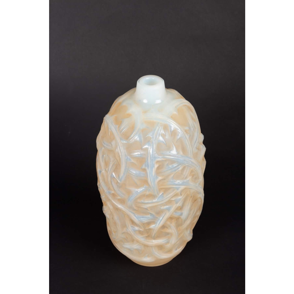 Vase « Ronces » verre opalescent patiné sépia de René LALIQUE | Biron Vase « Ronces » verre opalescent patiné sépia de René LALIQUE