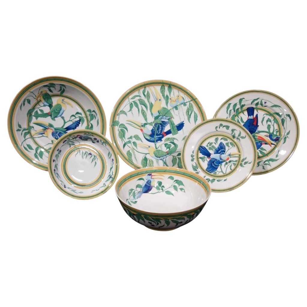 Hermes, Porcelaine « TOUCANS » Service 50 pieces | Biron Hermes, Porcelaine "TOUCANS" Service 50 pieces