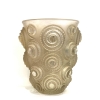 Vase « Spirales » verre blanc patiné sépia créé par René LALIQUE | Biron ||||