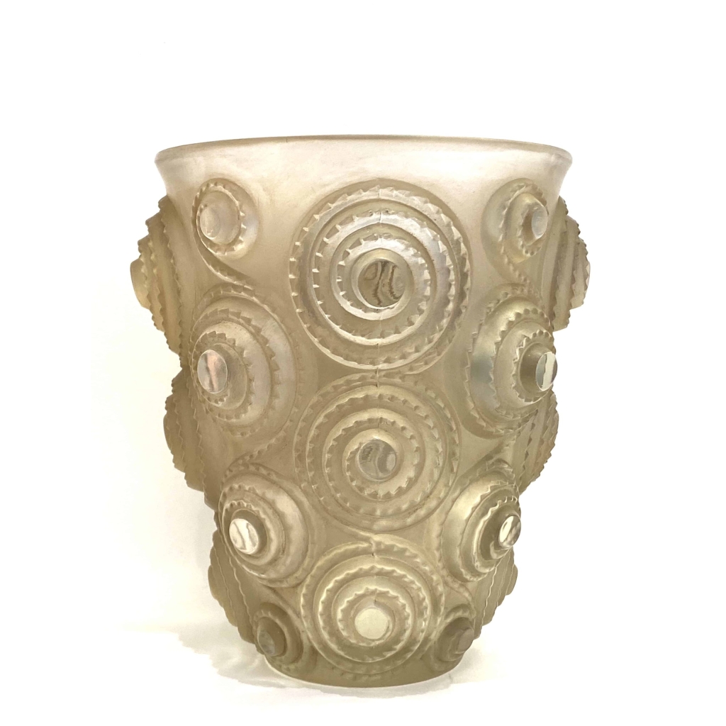 Vase « Spirales » verre blanc patiné sépia créé par René LALIQUE | Biron ||||