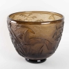 Vase Monumental « Antilopes et Feuillages » verre topaz profondément dégagé à l’acide de DAUM | Biron Vase Monumental « Antilopes et Feuillages » verre topaz profondément dégagé à l’acide de DAUM