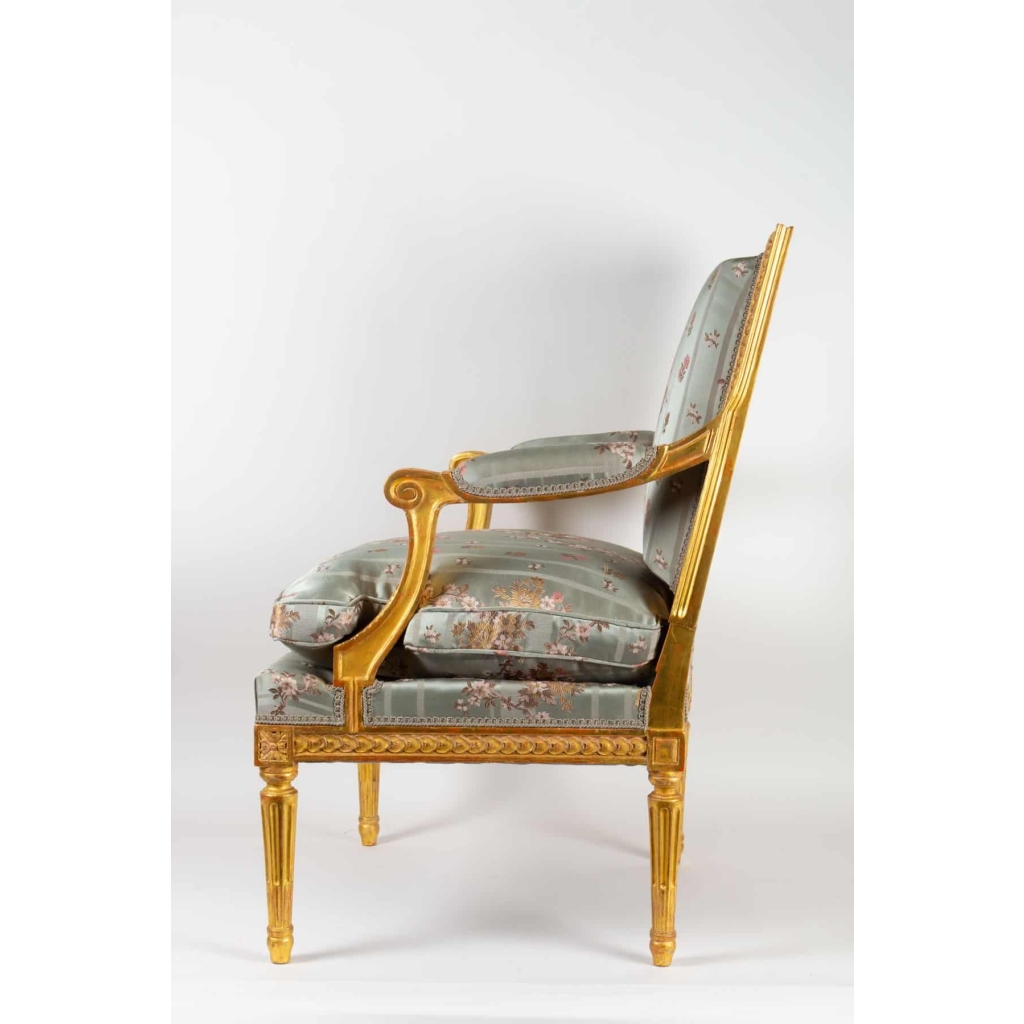 Paire de Fauteuils en bois doré de style Louis XVI fin 19e siècle | Biron Paire de Fauteuils en bois doré de style Louis XVI fin 19e siècle