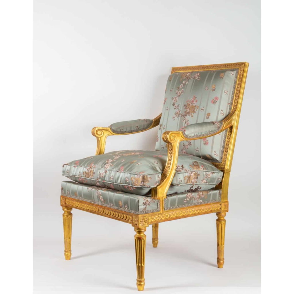 Paire de Fauteuils en bois doré de style Louis XVI fin 19e siècle | Biron Paire de Fauteuils en bois doré de style Louis XVI fin 19e siècle