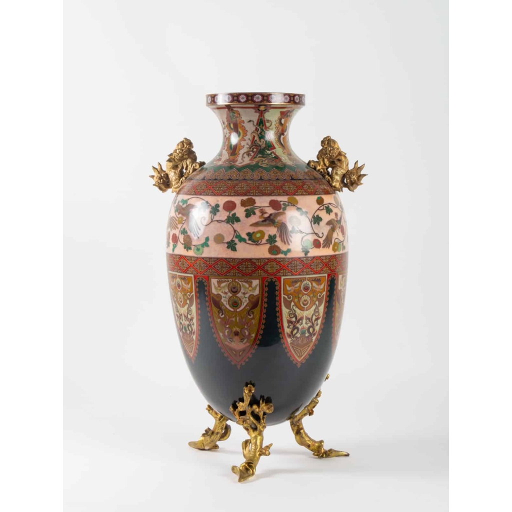 Vase en émail cloisonné monture de bronze doré, chien de Fô et bambou | Biron ||||||||