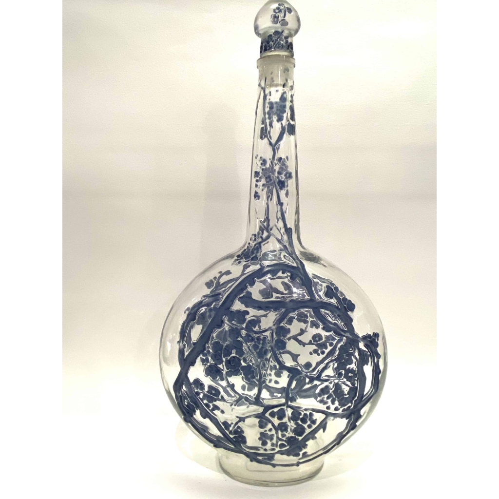 Carafe « Aubépines » verre blanc patiné bleu de René LALIQUE | Biron ||