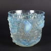 Vase « Avallon » verre opalescent patiné bleu de René LALIQUE | Biron |||||