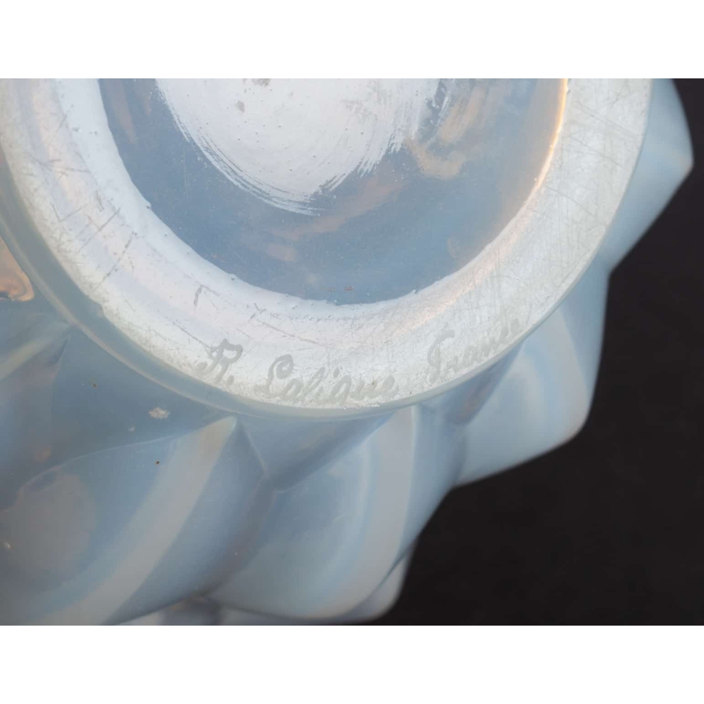 Vase « Nivernais » verre opalescent triple couche de René LALIQUE | Biron Vase « Nivernais » verre opalescent triple couche de René LALIQUE