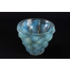 Vase « Moissac » verre opalescent patiné bleu de René LALIQUE | Biron Vase « Moissac » verre opalescent patiné bleu de René LALIQUE