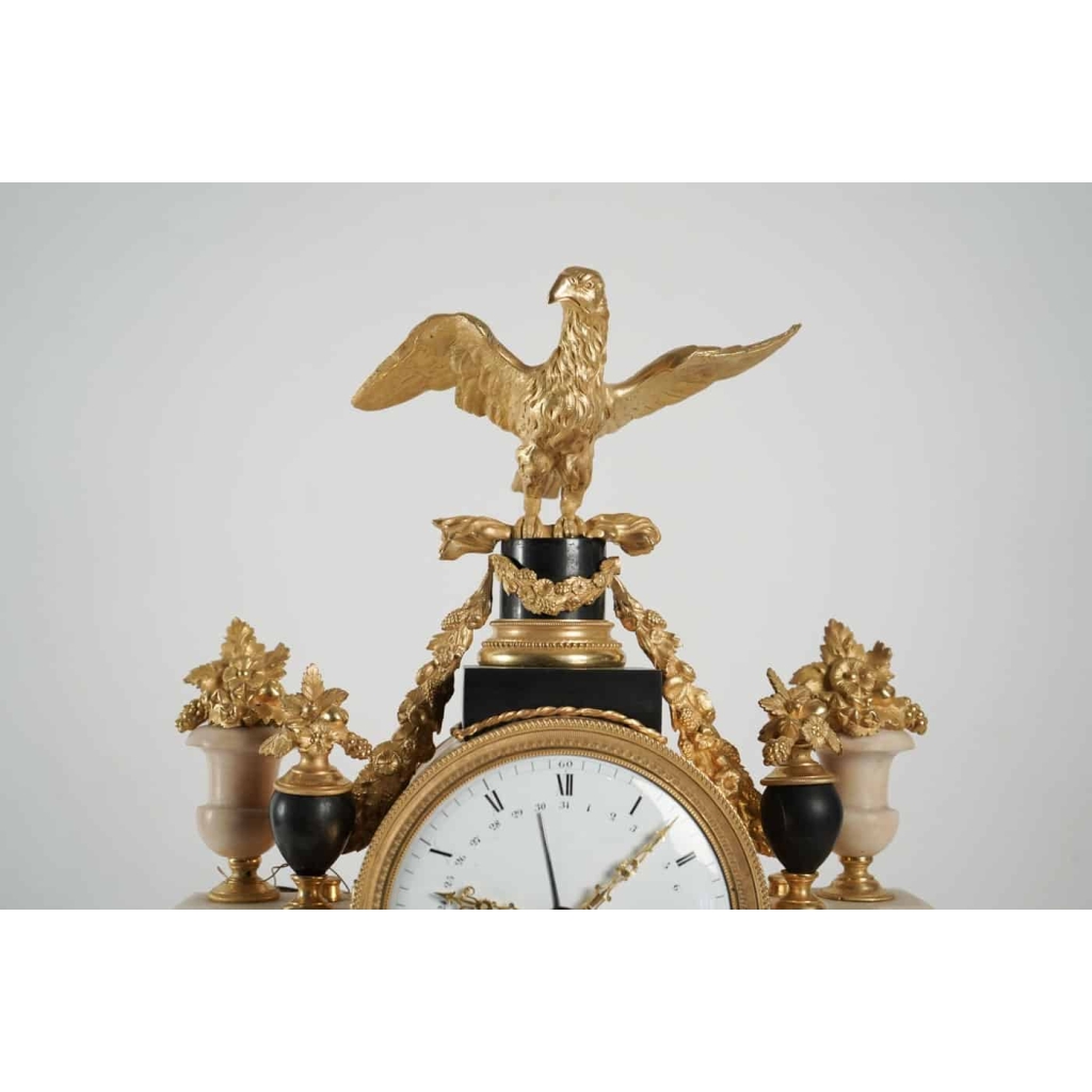 Pendule portique d'époque Louis XVI (1774 - 1793).