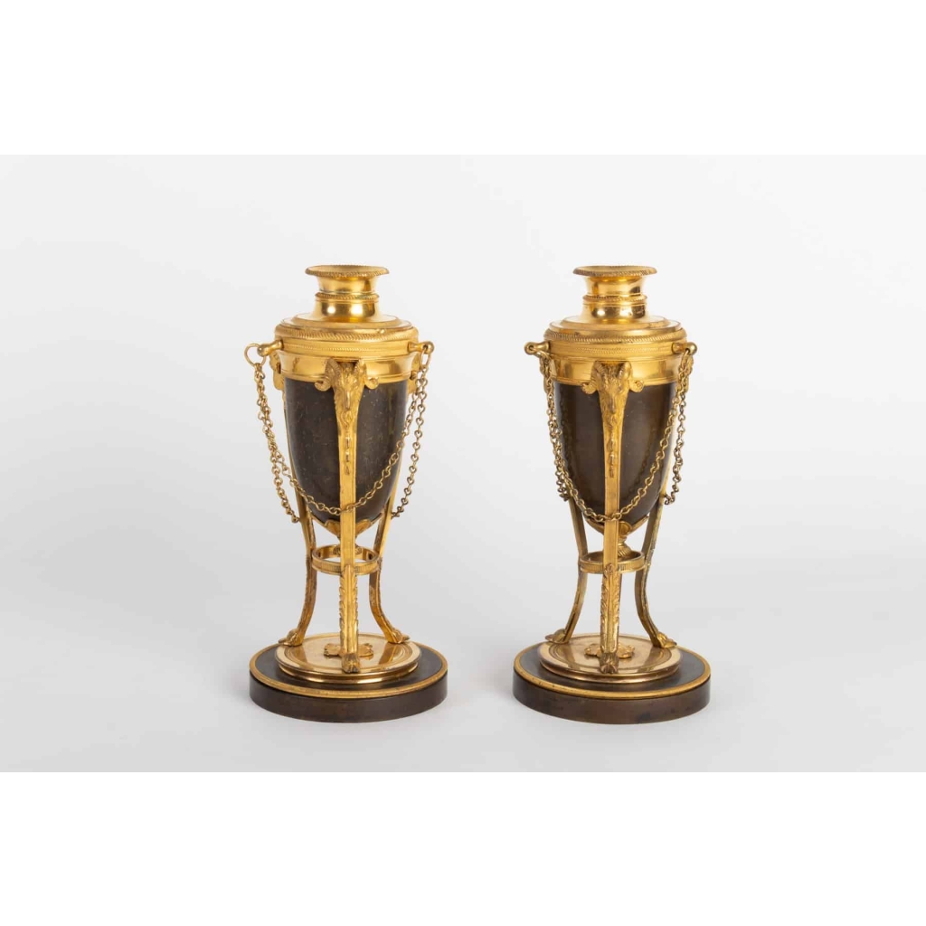 Paire de cassolettes faisant bougeoirs 19e siècle