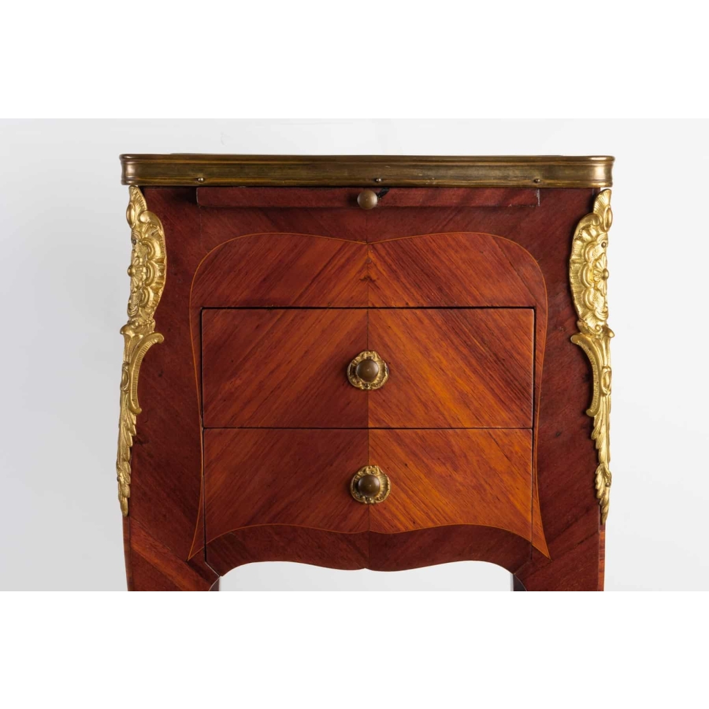 Table de salon Style Louis XV. 19e siècle | Biron Table de salon Style Louis XV. 19e siècle