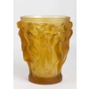 Vase « Bacchantes » verre jaune ambré de René LALIQUE