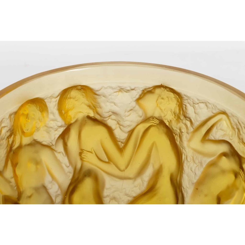 Vase « Bacchantes » verre jaune ambré de René LALIQUE