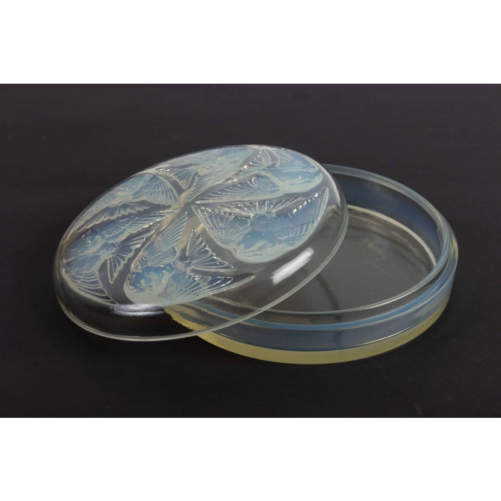 Boîte « Mésanges » verre opalescent de René LALIQUE