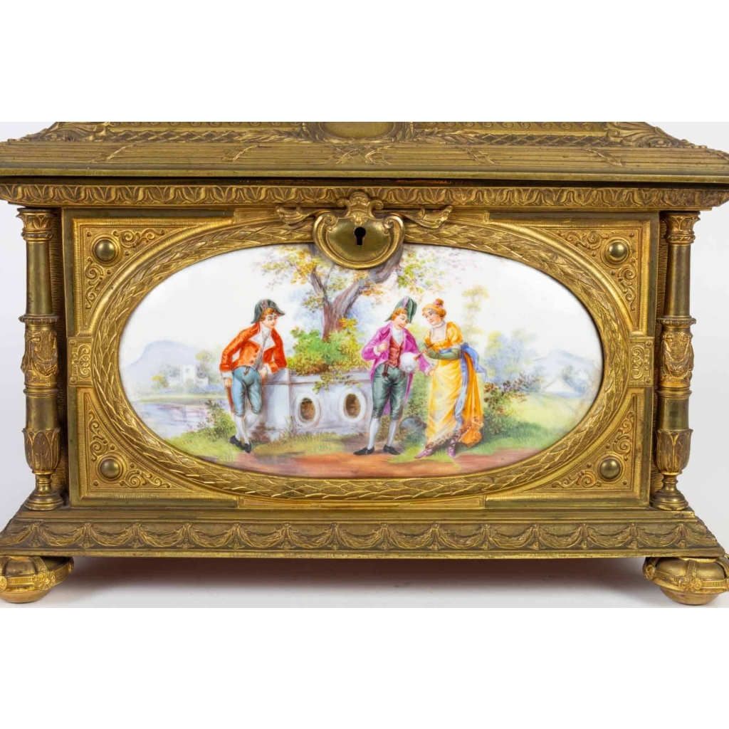Boite à bijoux en porcelaine et bronze doré | Biron Boite à bijoux en porcelaine et bronze doré