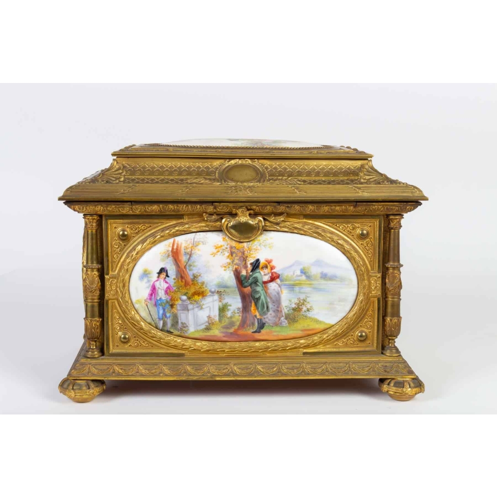 Boite à bijoux en porcelaine et bronze doré | Biron Boite à bijoux en porcelaine et bronze doré