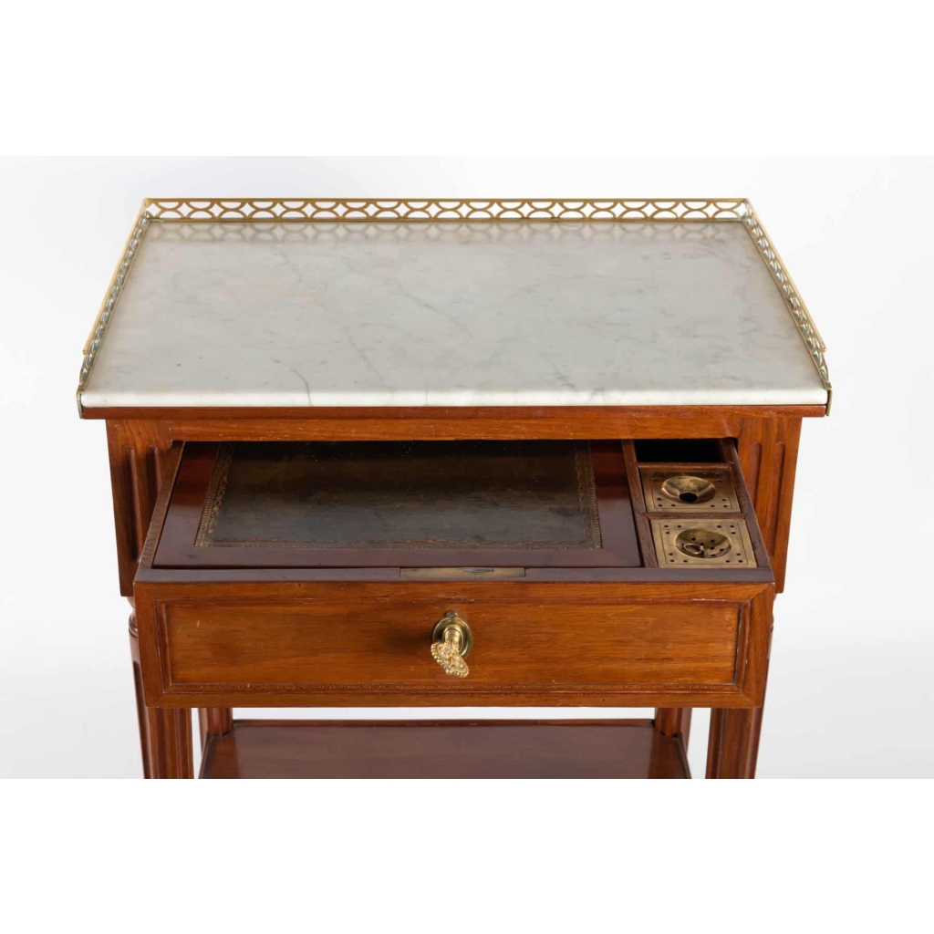 Petite table Louis XVI à écritoire en acajou estampillée CAUMONT 18e siècle | Biron Petite table Louis XVI à écritoire en acajou estampillée CAUMONT 18e siècle