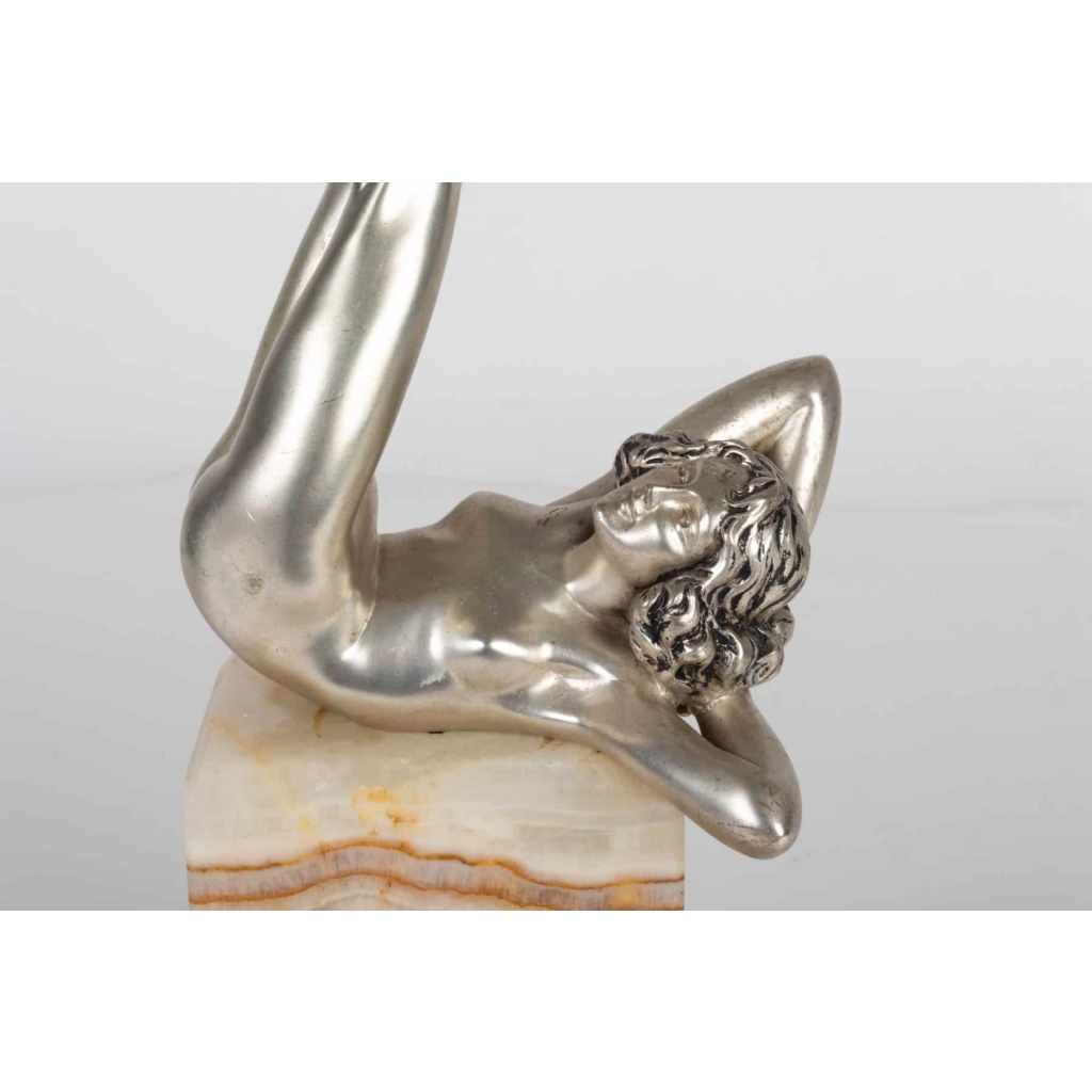 Sculpture en bronze argenté et ONYX signée COLINET JONGLEUSE AU CERCEAU