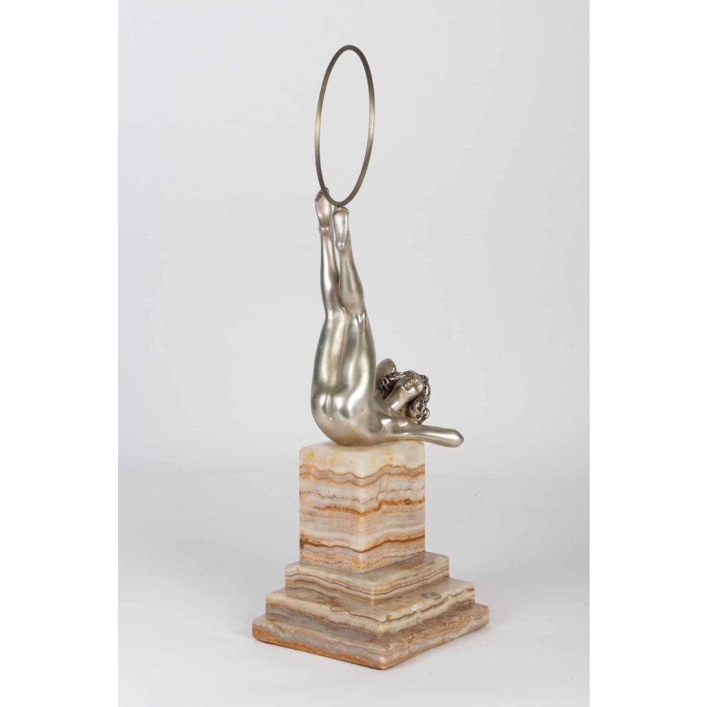 Sculpture en bronze argenté et ONYX signée COLINET JONGLEUSE AU CERCEAU