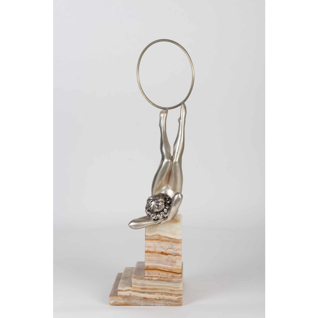 Sculpture en bronze argenté et ONYX signée COLINET JONGLEUSE AU CERCEAU