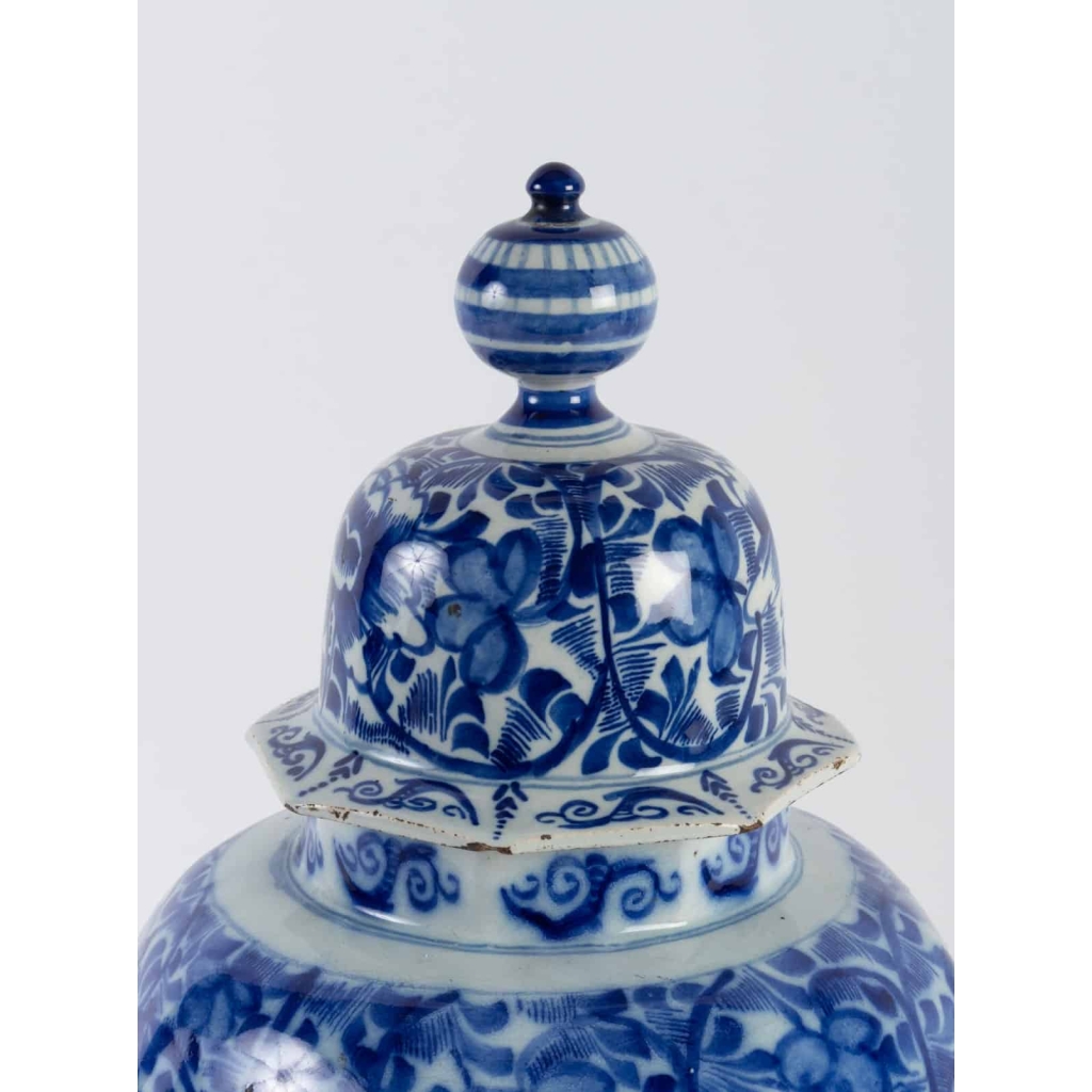 Potiche à couverte en porcelaine de DELFT 18e siècle | Biron Potiche à couverte en porcelaine de DELFT 18e siècle