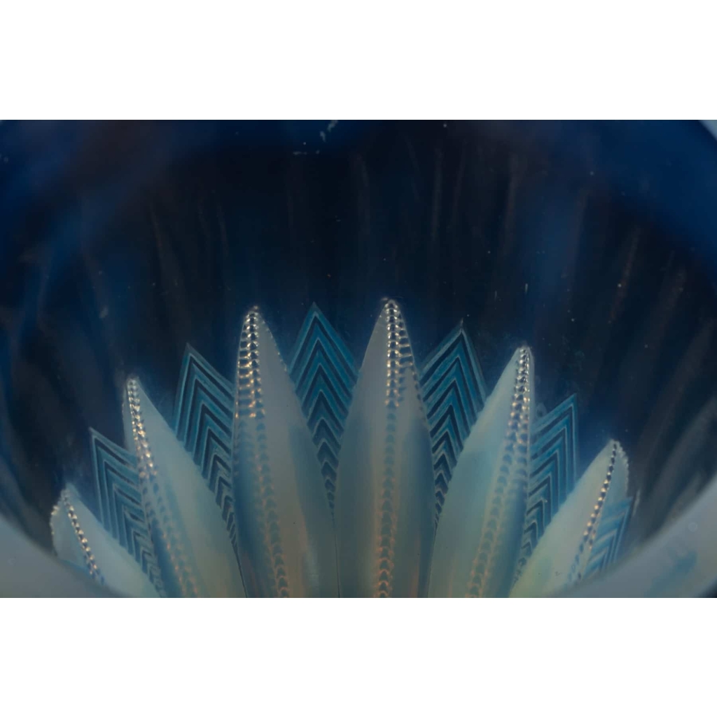 Vase « Gérardmer » verre opalescent de René LALIQUE