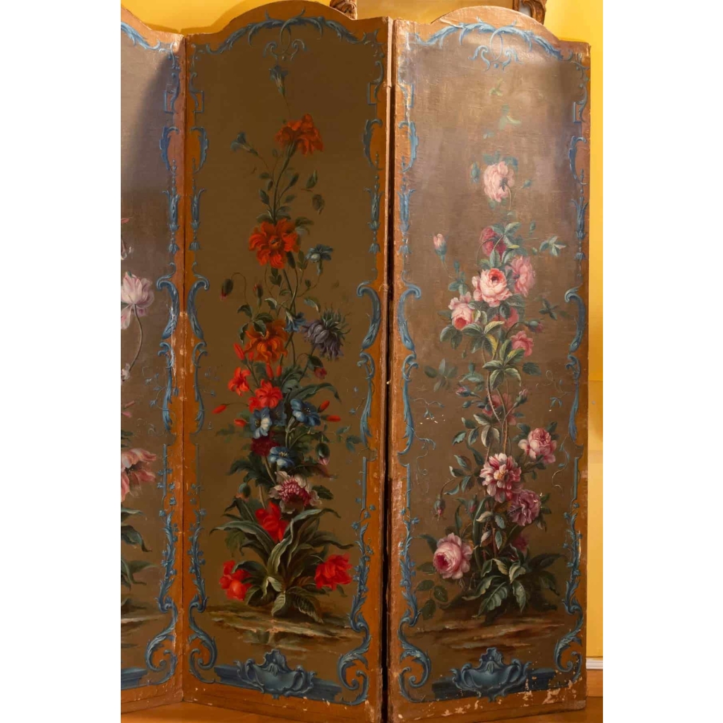 Paravent à 7 feuilles en toile peinte, style Rocaille. Début XIX ème. | Biron Paravent à 7 feuilles en toile peinte, style Rocaille. Début XIX ème.